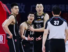 球员实力均衡，CBA比赛中强者层出不穷